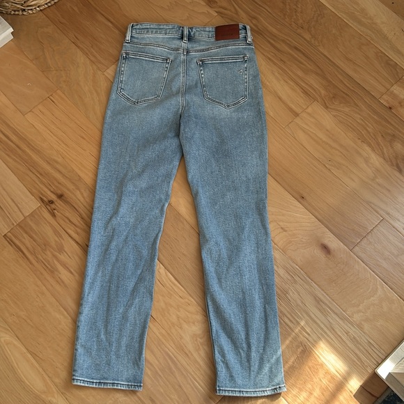 HIDDEN ZOEY distressed mom jean - Picture 2 of 7